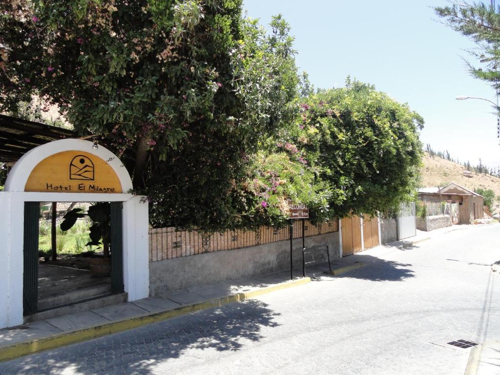 Hotel El Milagro Pisco Elqui Exterior foto
